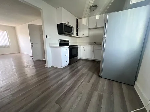 14733 Blythe St Photo 1
