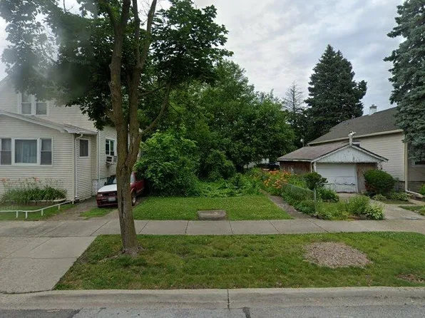 10042 S Yale Ave, Chicago, IL 60628