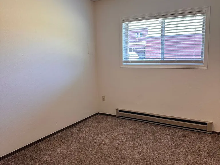 20 Hoffman Dr #1-4 — Photo 9