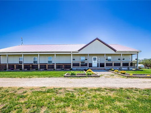 37505 W 351st St, Osawatomie, KS 66064
