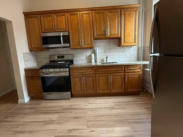 479 Ovington Avenue image 2 of 12