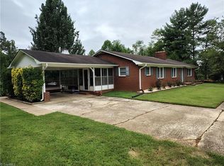 153 Hooker Trl, Mount Airy, NC 27030