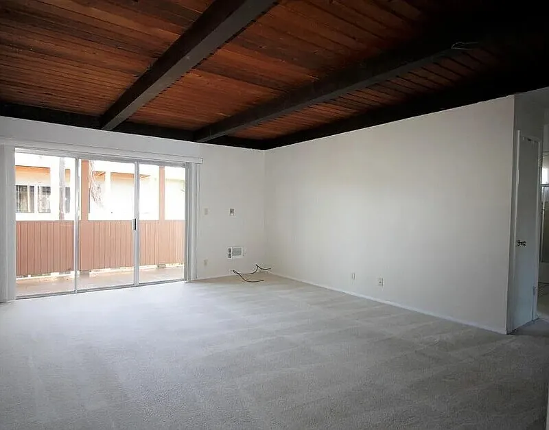 2 bed, 2.0 bath, 1079 sqft, $2,020 — Photo 3
