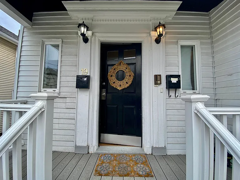 19 Burton St #2 — Photo 22