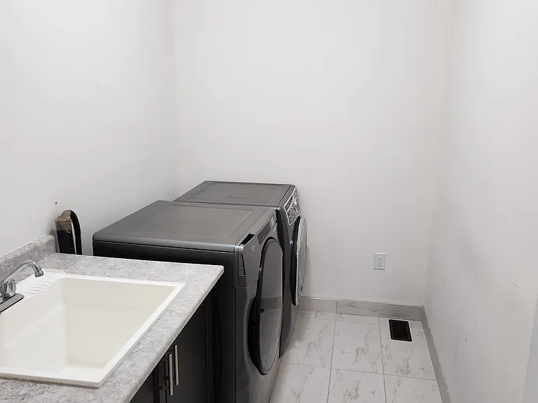 134 Petch Ave — Photo 13
