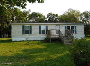 5700 Riverside Dr, Lyons, MI 48851