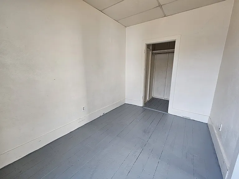 Bedroom / Office
