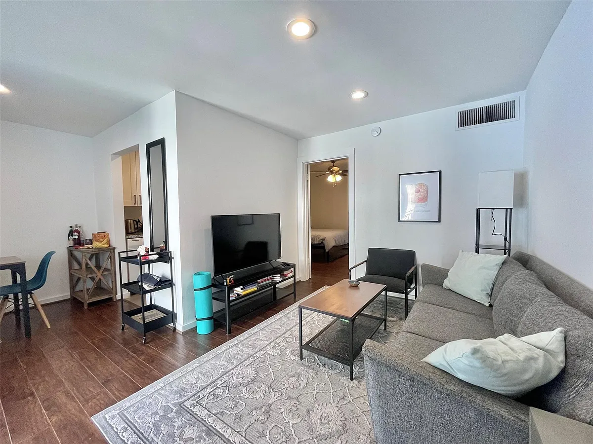 Building Photo - 412 Pacific St #12E