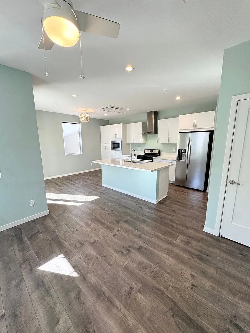 Modern Nearly-New Condo at The Mill on Broadway $2,495/Month — Photo 4