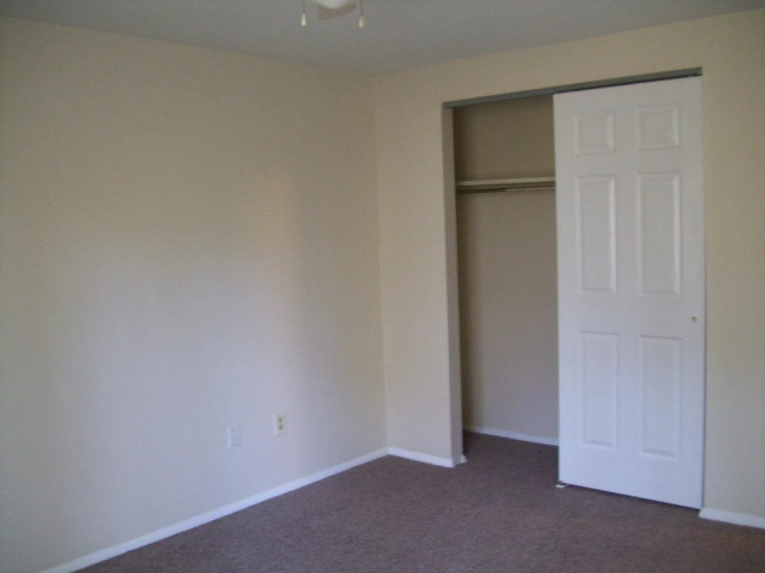 3 bed, 1200 sqft, $1,950 — Photo 3