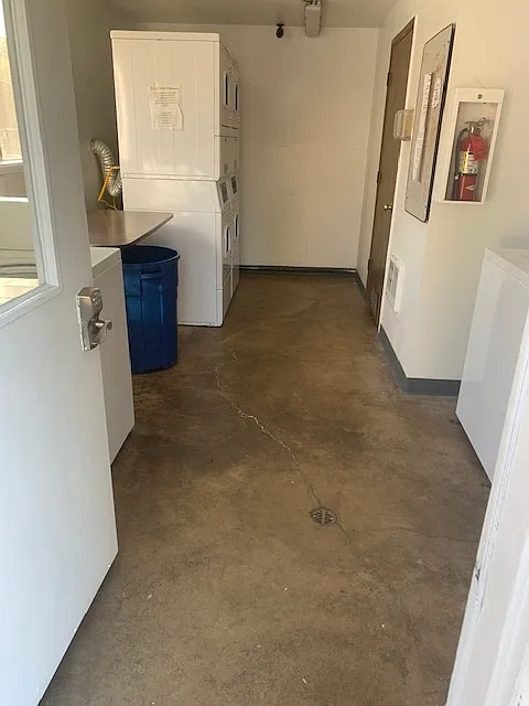 Riverside Apartments — Photo 2