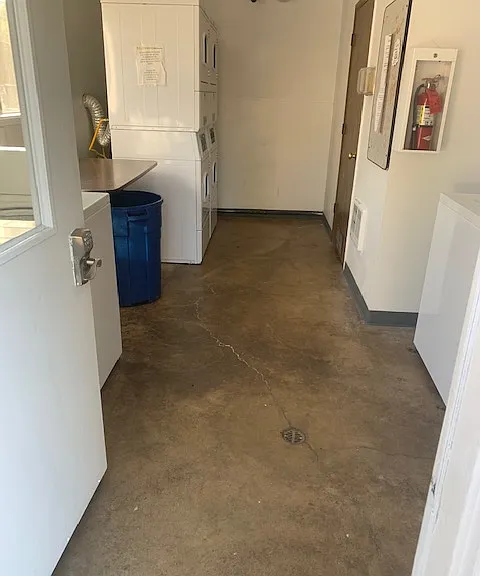 Riverside Apartments — Photo 2