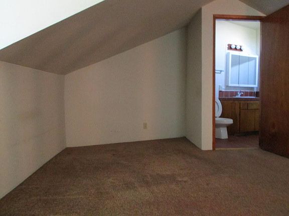 4th image of 328 Athol Ave