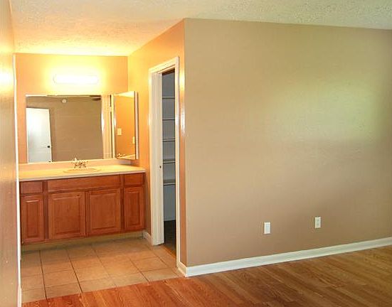 5th image of 16411 Lonesome Quail Dr