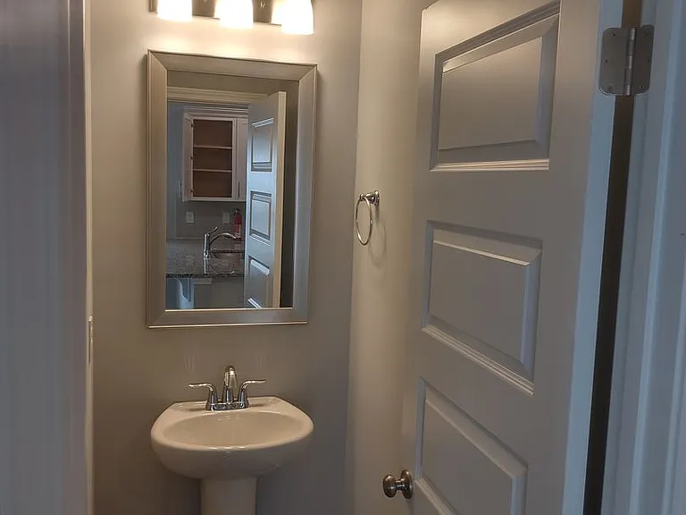 1031 Ashcroft Cir — Photo 26