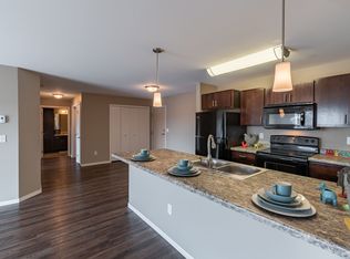 Cottage Grove, Grand Forks, ND 58201