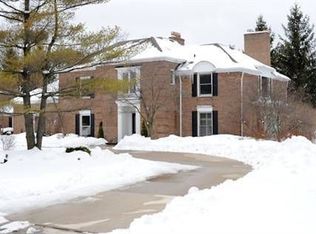 204 Charing Cross Ct, Bloomfield Hills, MI 48304