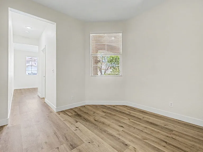571 Kavanagh Pl — Photo 25
