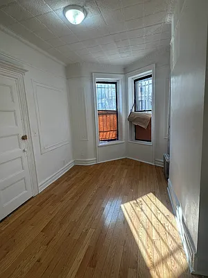 Rented by R New York | media 18