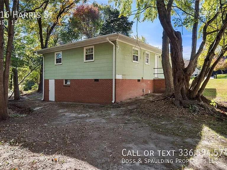 916 Harris St — Photo 15