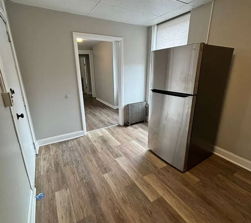 460 Main St