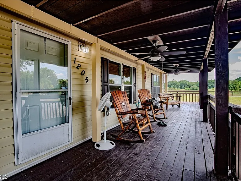1205 Inverness Ave — Photo 4