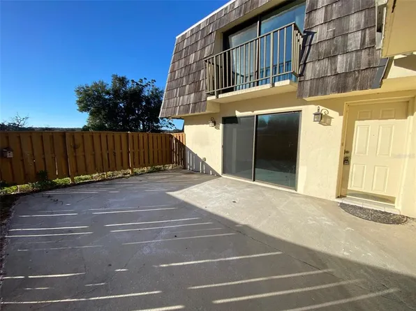 2911 Pecan Ave, Leesburg, FL 34748