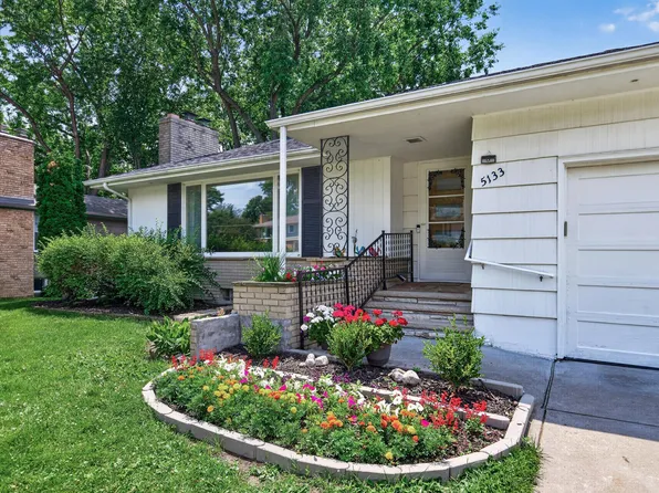 5133 Meadow Rdg, Edina, MN 55439