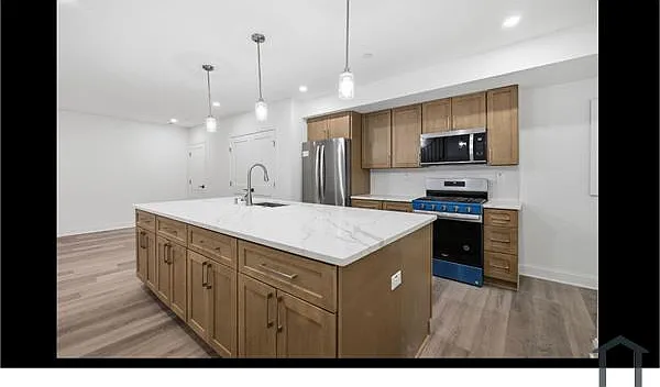 3 bed, 1850 sqft, $5,100 — Photo 2