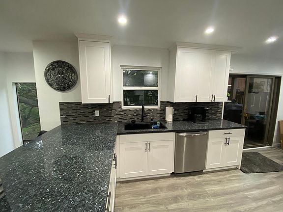 2nd image of 2123 Oak Creek Pl