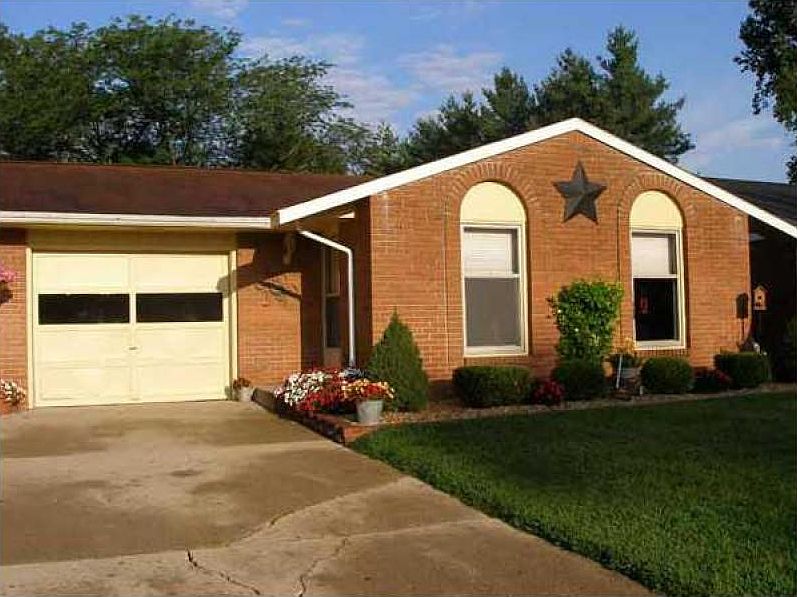2nd image of 3030 Wedgewood Dr