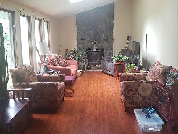 2nd image of 4 Pinewood Ave