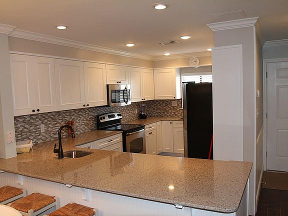 4th image of 520 Gulf Shore Dr Unit 319