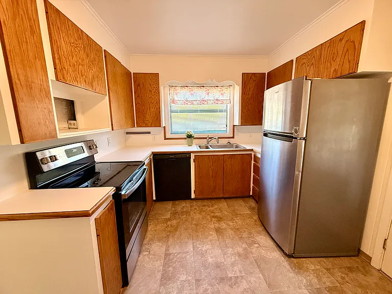 755 Walker Ave — Photo 15