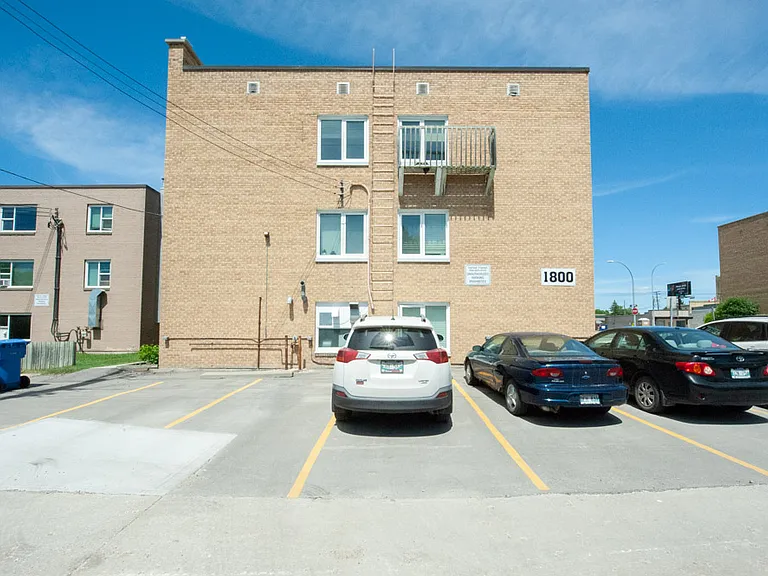1800 Portage Ave #2 — Photo 23
