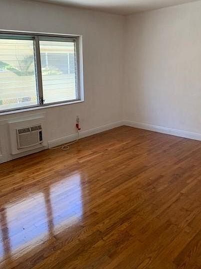 1st image of 955 Bay Dr