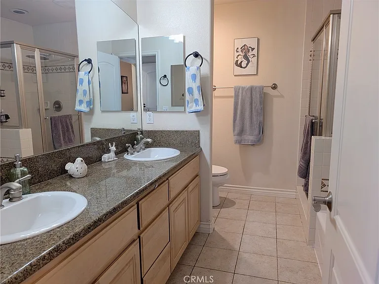 328 E Imperial Ave #6 — Photo 16