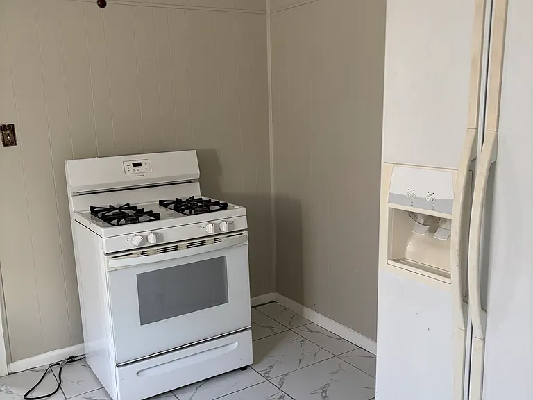 451 Maple Ave #451 — Photo 7