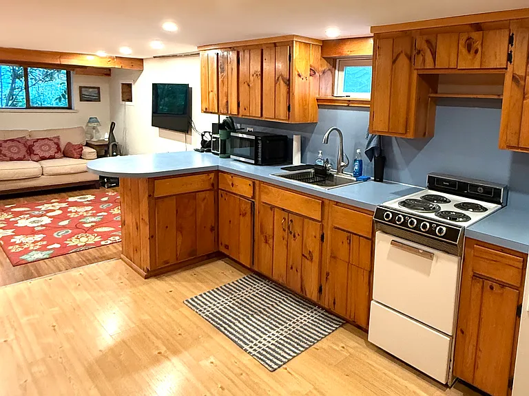 9 Seaview Ave #B — Photo 1