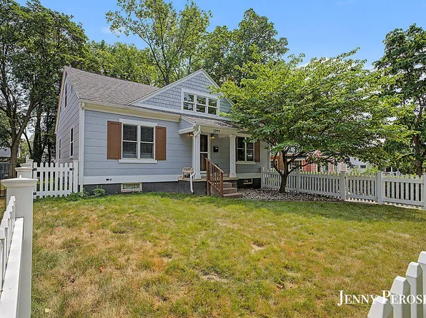 1044 Breton Rd SE, East Grand Rapids, MI 49506