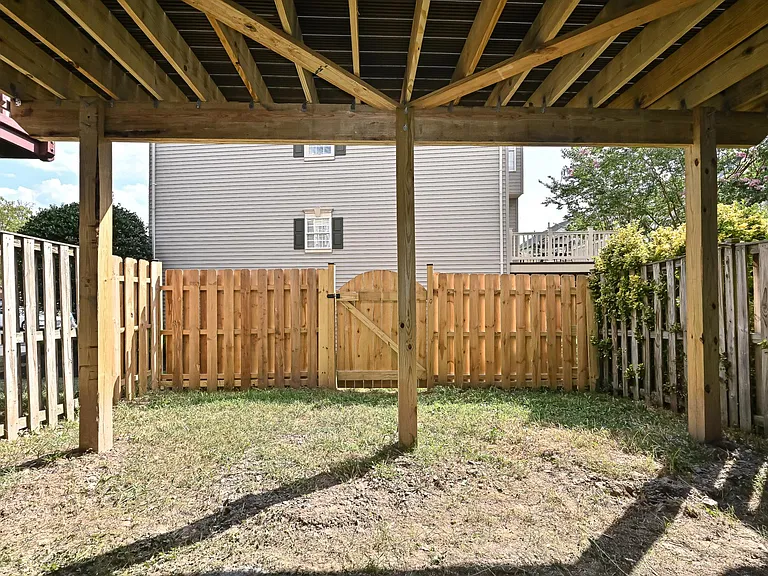 43045 Golf View Dr — Photo 45
