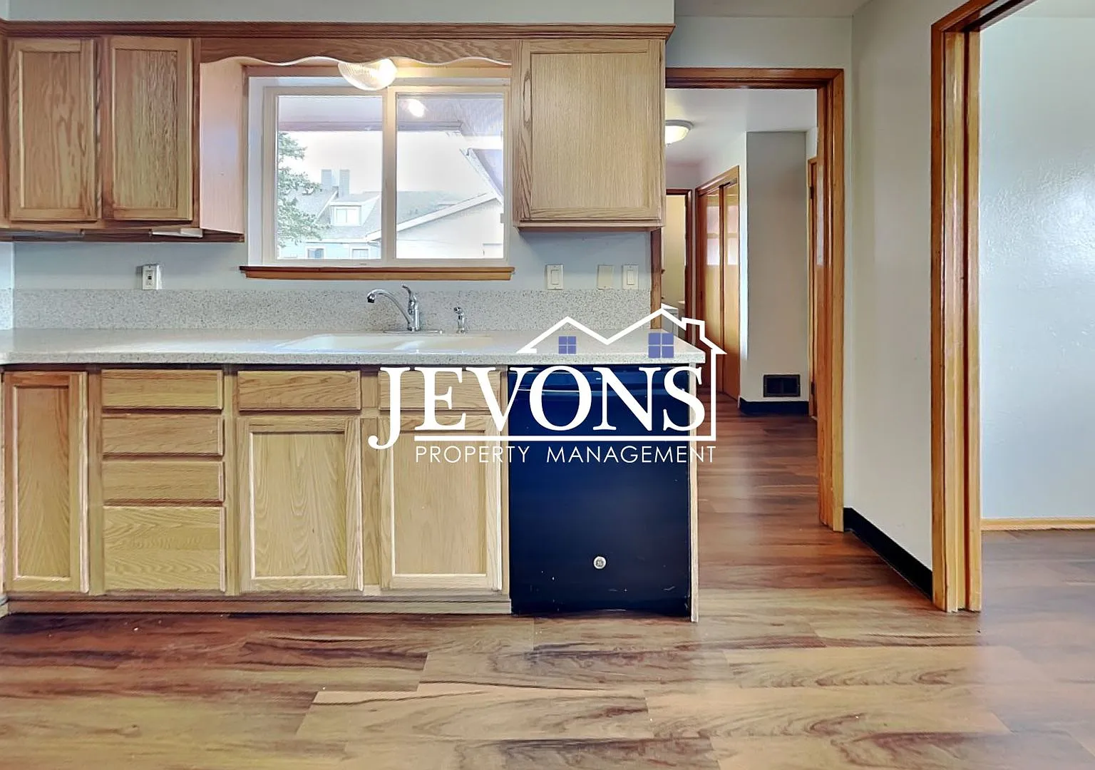 Coming soon! Cozy 3 Bedroom/1.5 Bath home in a walkable neighborhood - W/D included, attached gar... — Photo 4