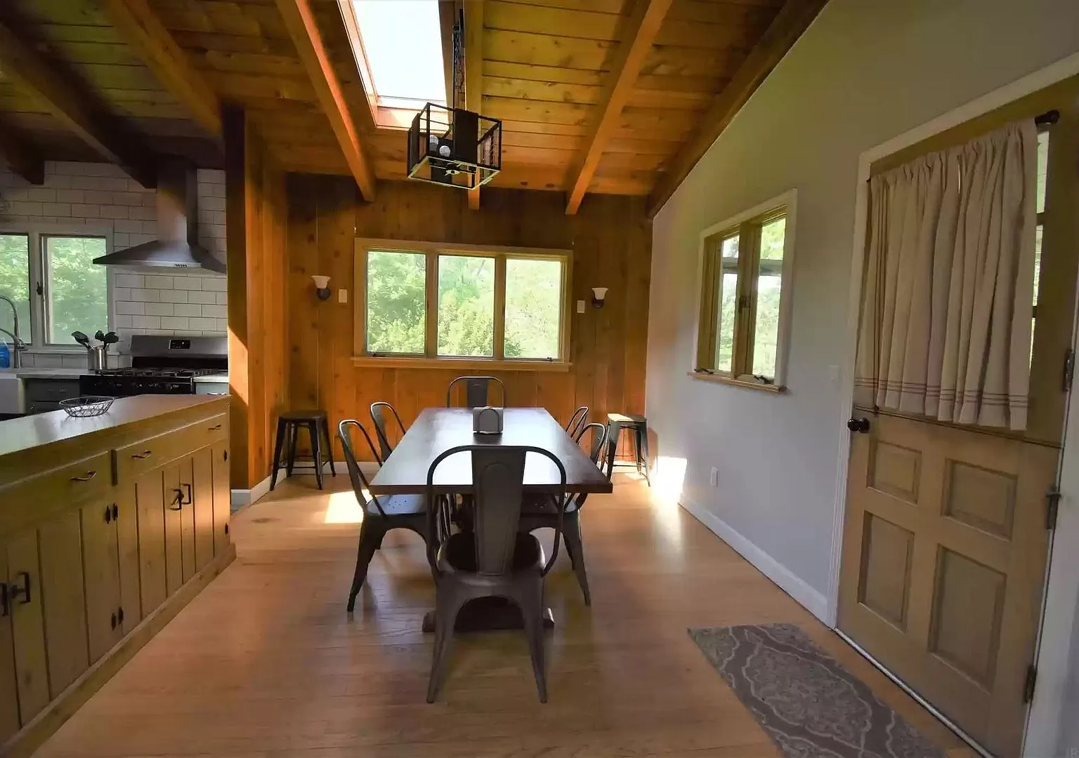 "Hoosier Daddy"- This fully furnished, turn-key, 6bd/2ba house — Photo 4