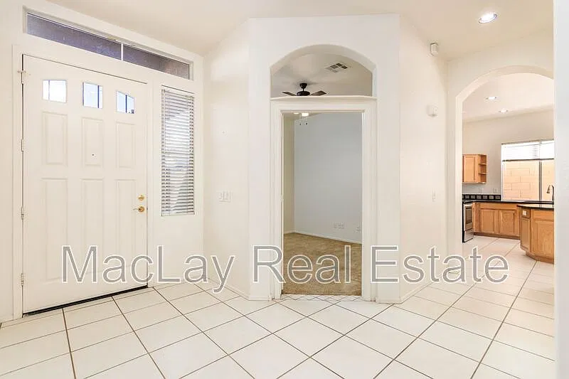 4 bed, 2.0 bath, 2280 sqft, $2,750 — Photo 2
