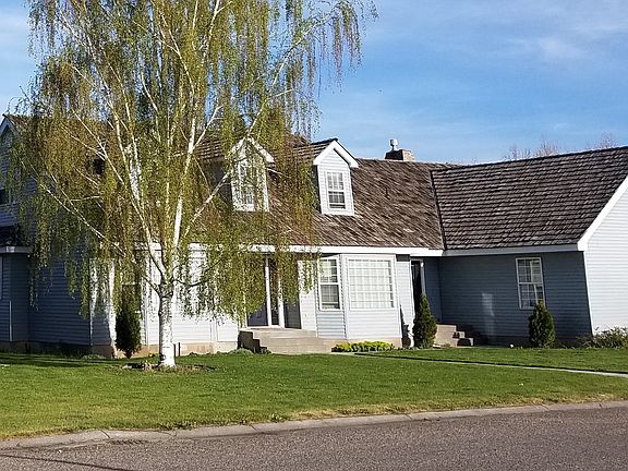 2nd image of 100 S Pine Ave