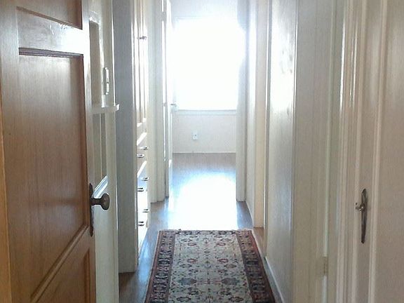 5th image of 409 E Yale Ave