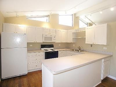 Kitchen wSGD to large Deck