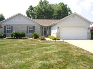 913 Fox Glenn Ln, Shiloh, IL 62221