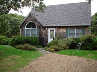 11 Hotchkiss Ln, Edgartown, MA 02539