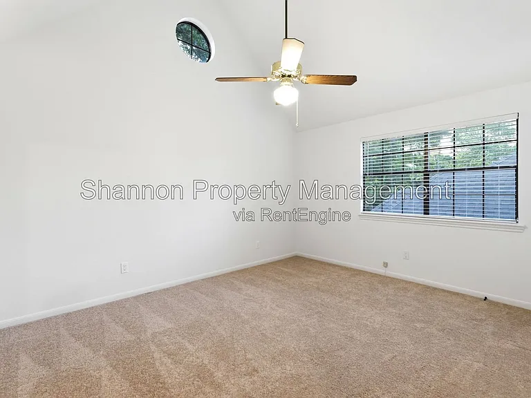 5626 Spring Lodge Dr — Photo 32